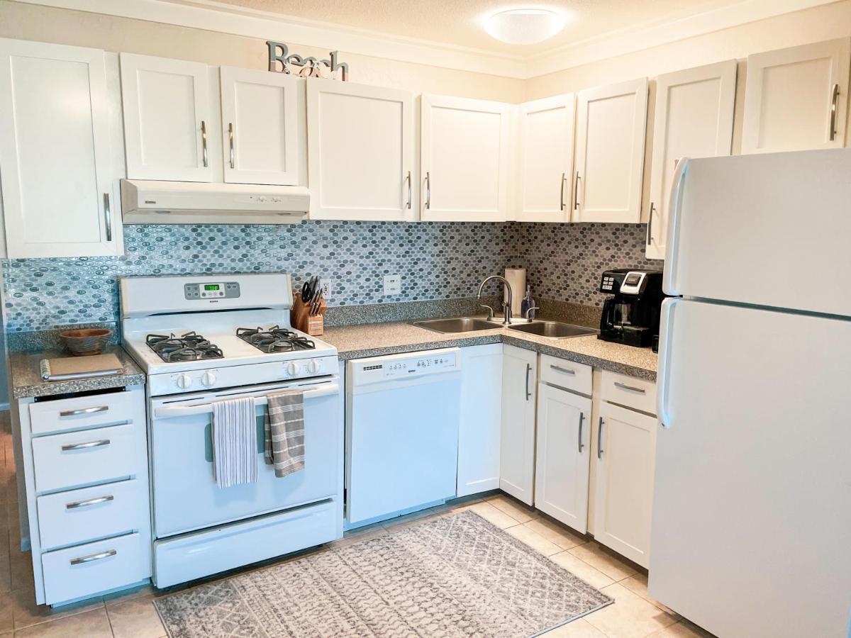 Molokai Island Retreat With Beautiful Ocean Views And Pool - Newly Remodeled! Apartment Ualapue Екстериор снимка