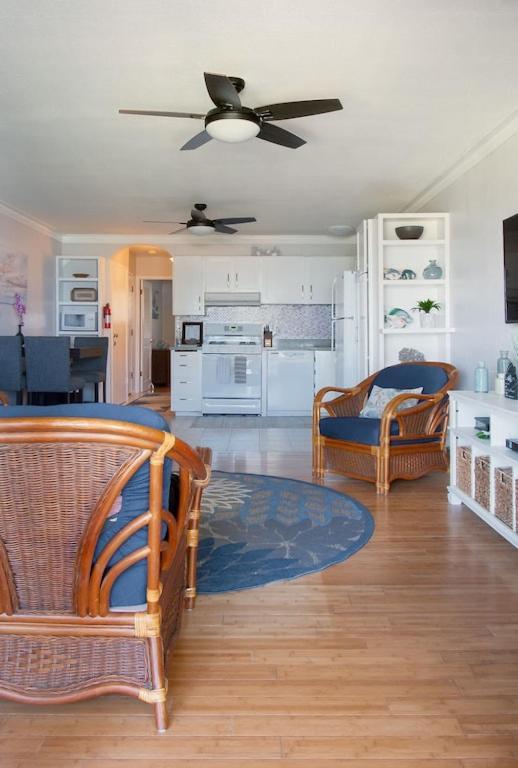 Molokai Island Retreat With Beautiful Ocean Views And Pool - Newly Remodeled! Apartment Ualapue Екстериор снимка