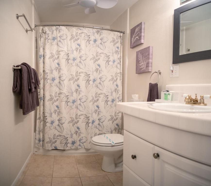 Molokai Island Retreat With Beautiful Ocean Views And Pool - Newly Remodeled! Apartment Ualapue Екстериор снимка